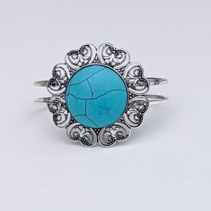 Round turquoise center silver cuff bracelet